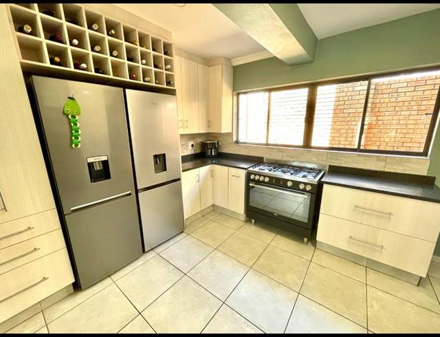 3 BEDROOM HOUSE FOR SALE IN NOORDHEUWEL
